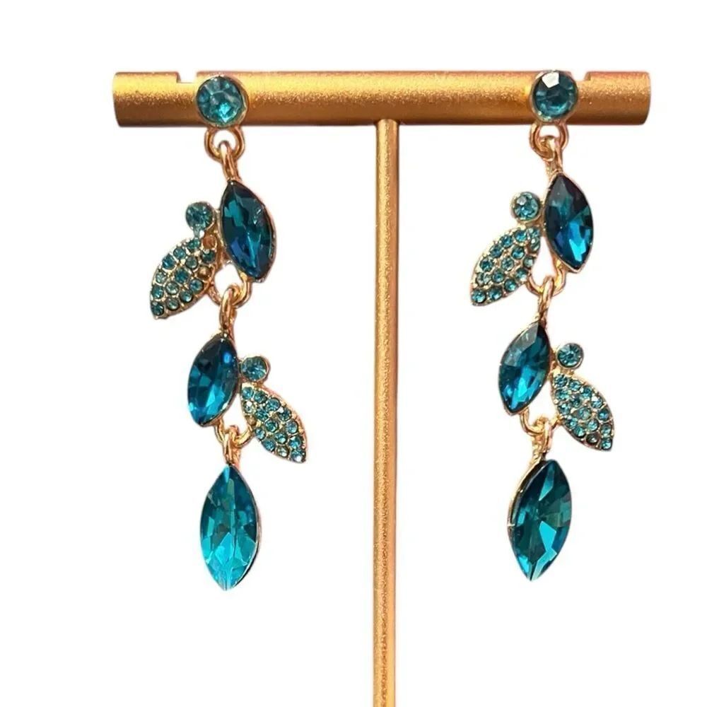 💎2/$30💎 Elegant Blue Crystal Leaf Gold Tone Earrings